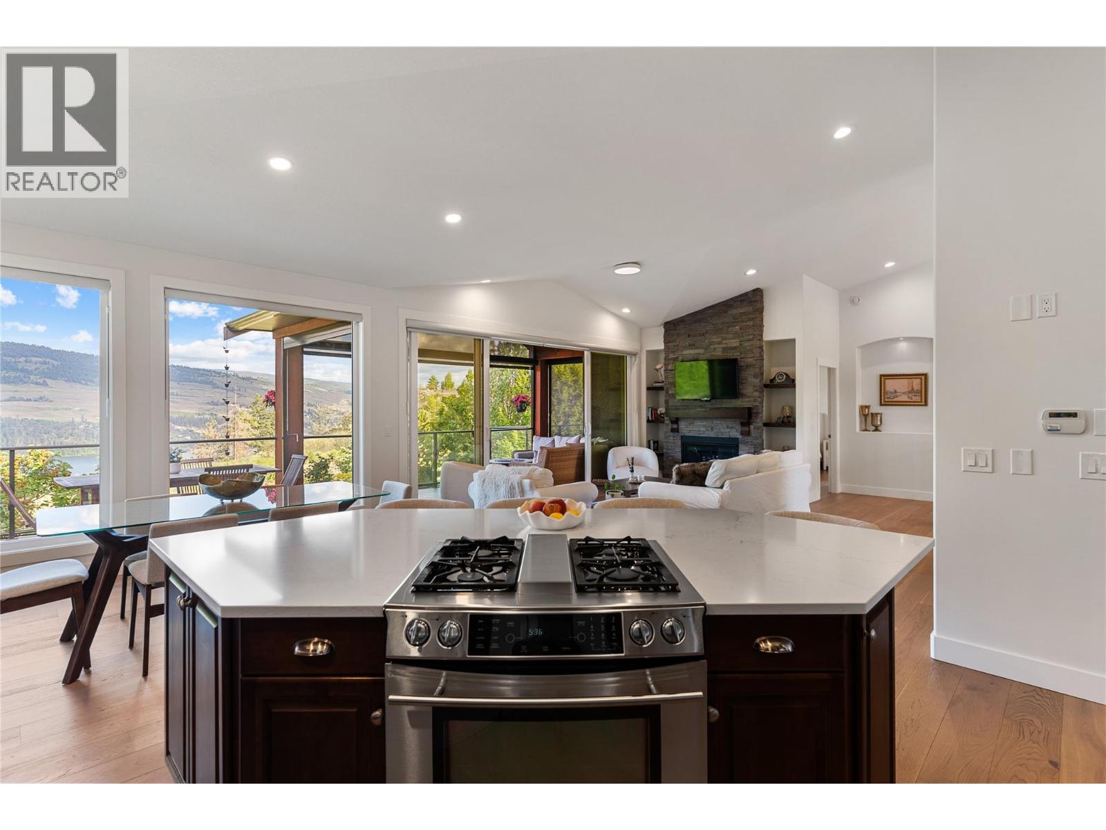 12977 East Ridge Drive, Lake Country