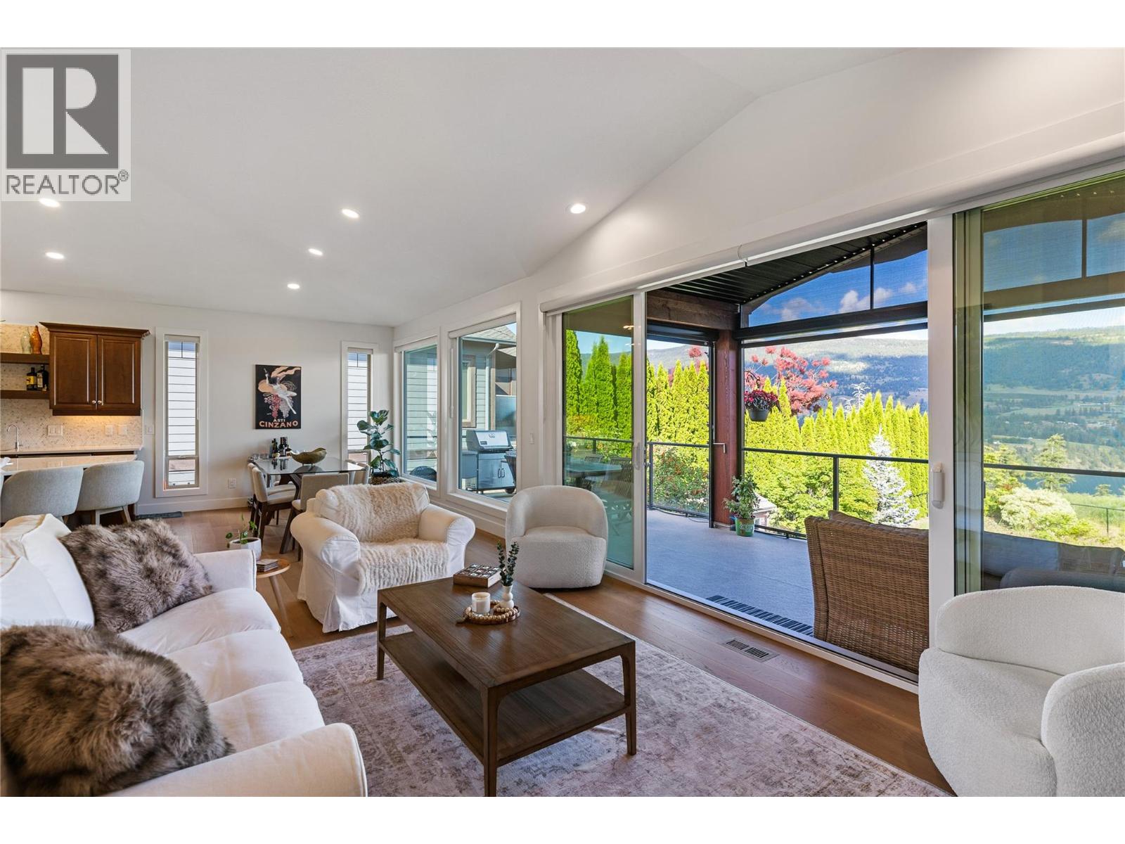 12977 East Ridge Drive, Lake Country