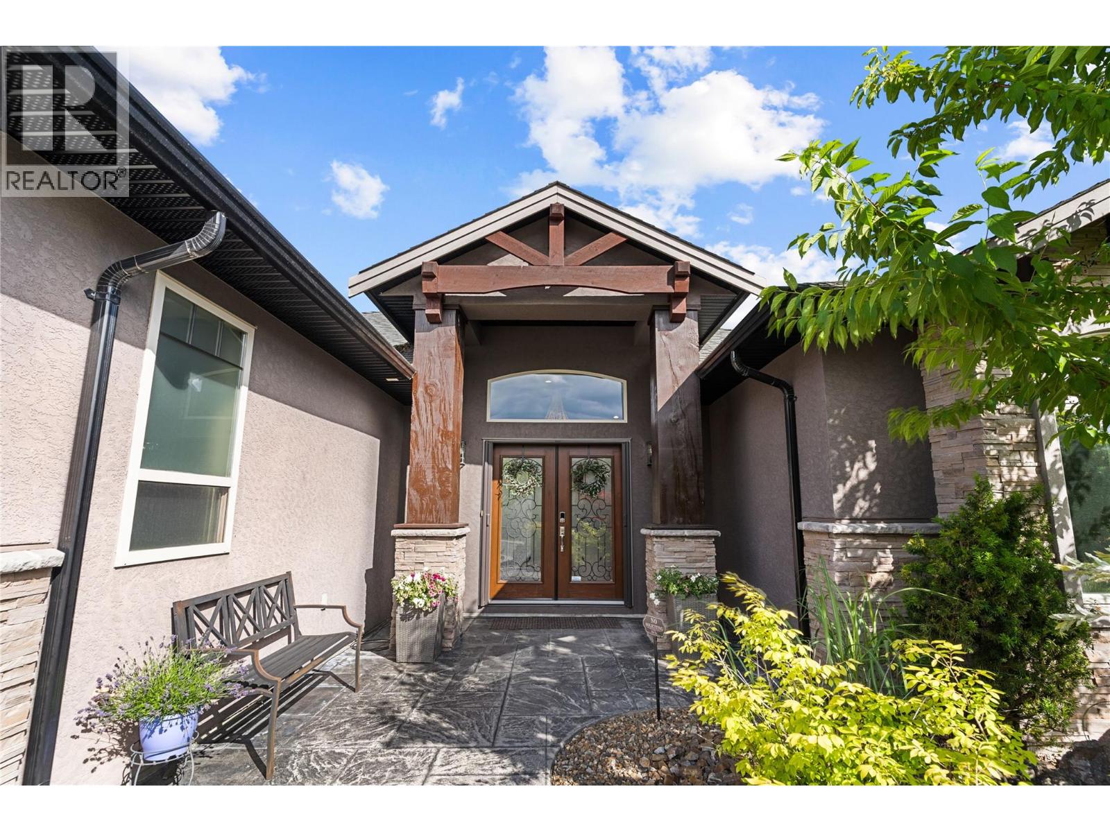 12977 East Ridge Drive, Lake Country