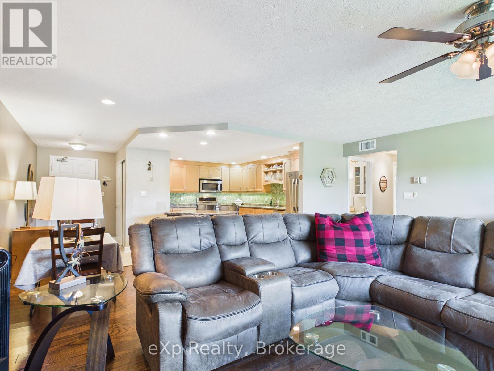 #302 125 WILLIAM STREET N - 10