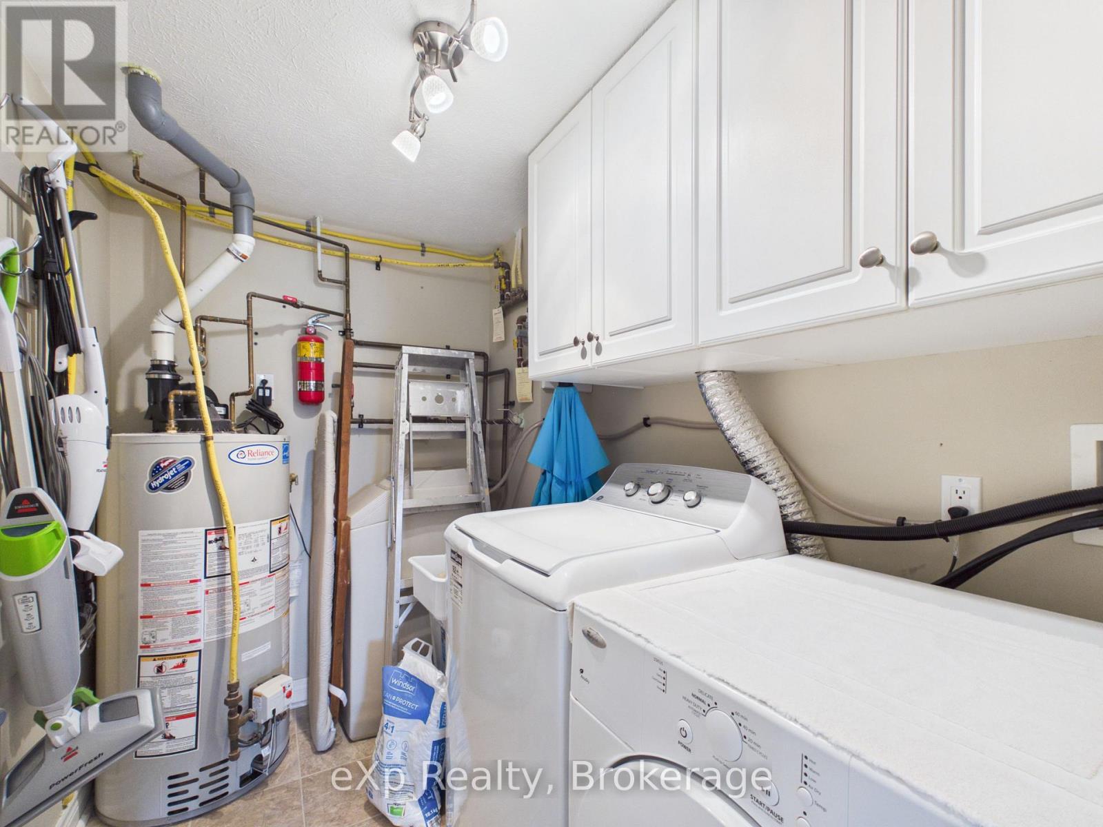 #302 125 WILLIAM STREET N - 29