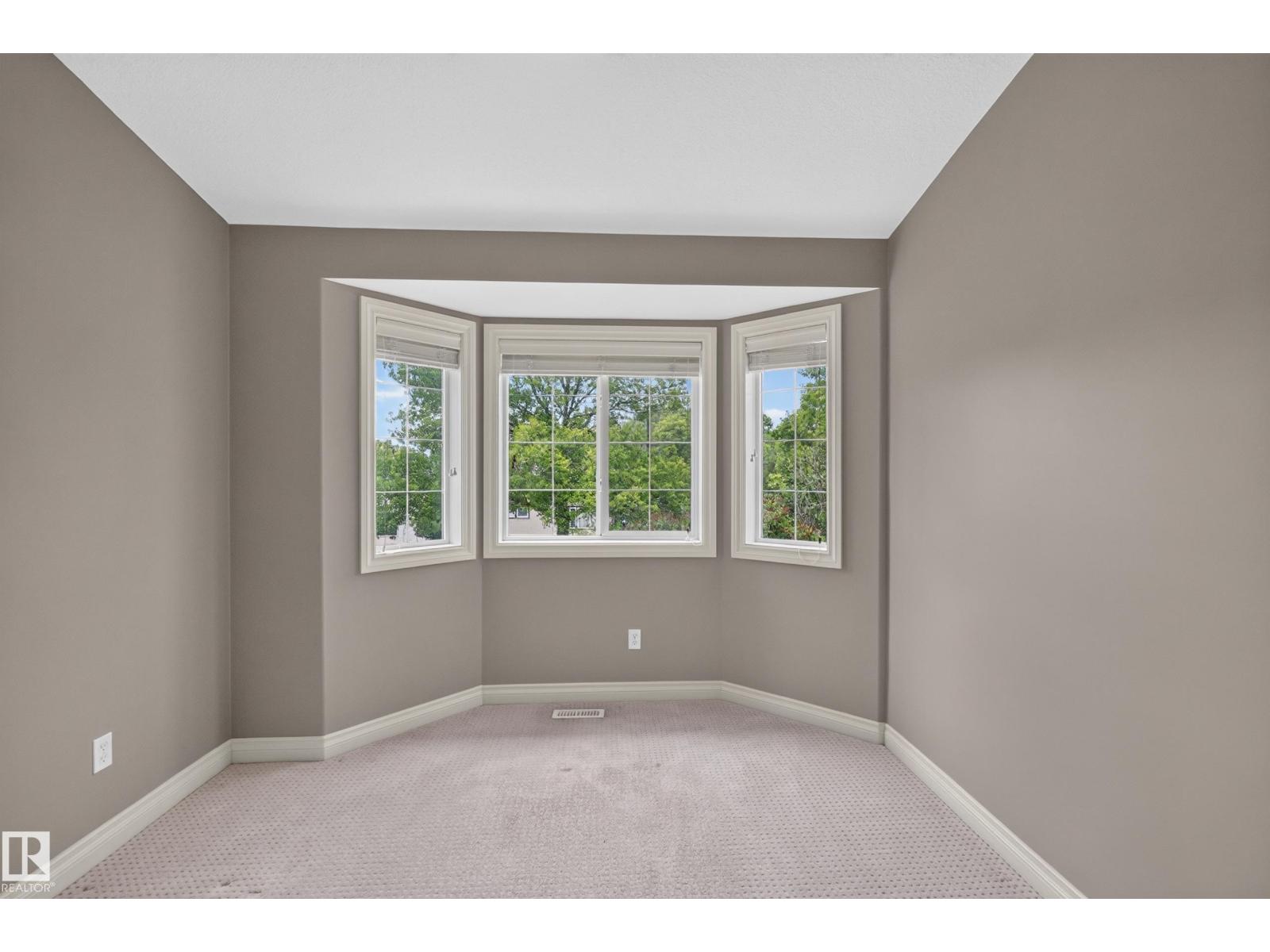 7027 106 ST NW — photo 15