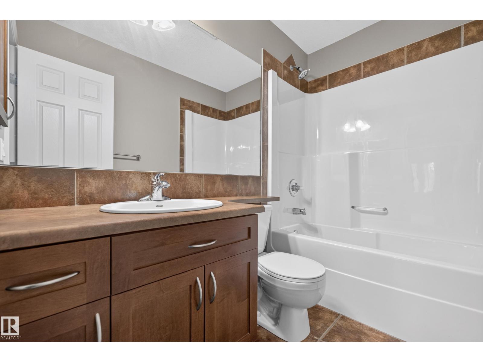 7027 106 ST NW — photo 18
