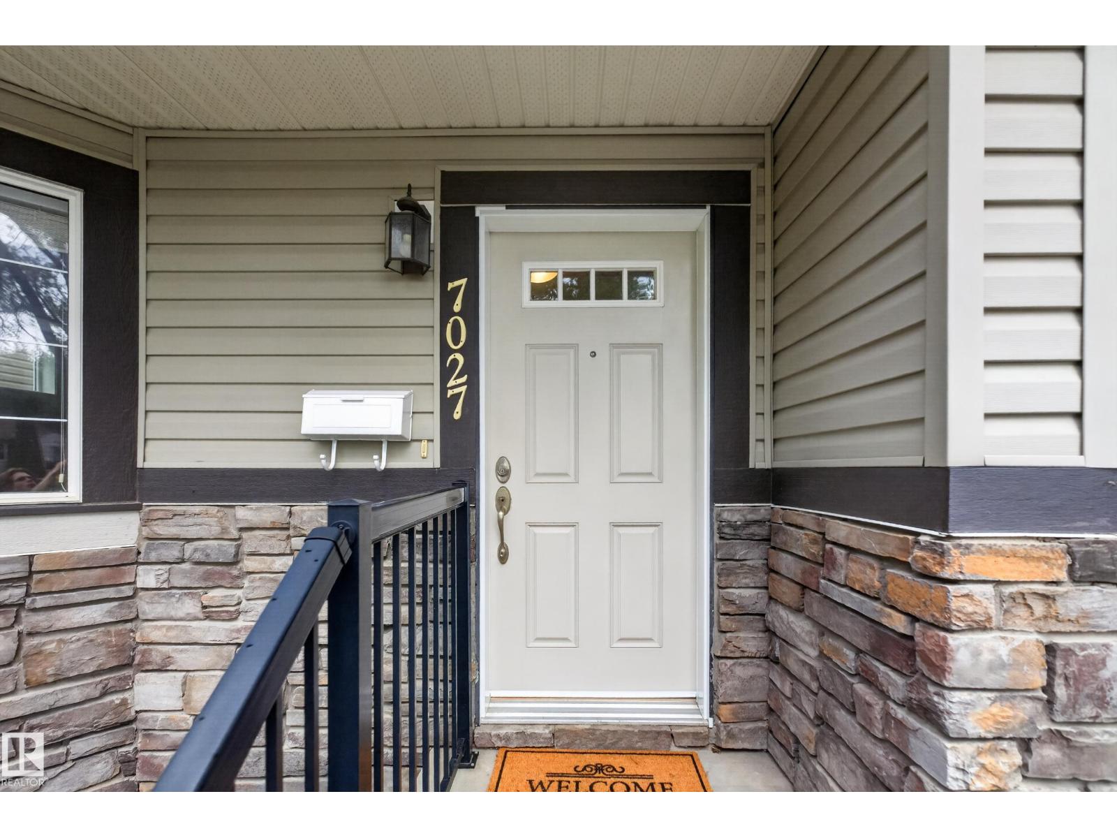 7027 106 ST NW - photo 2