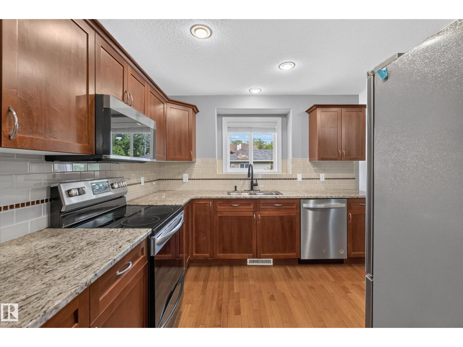 7027 106 ST NW — photo 8