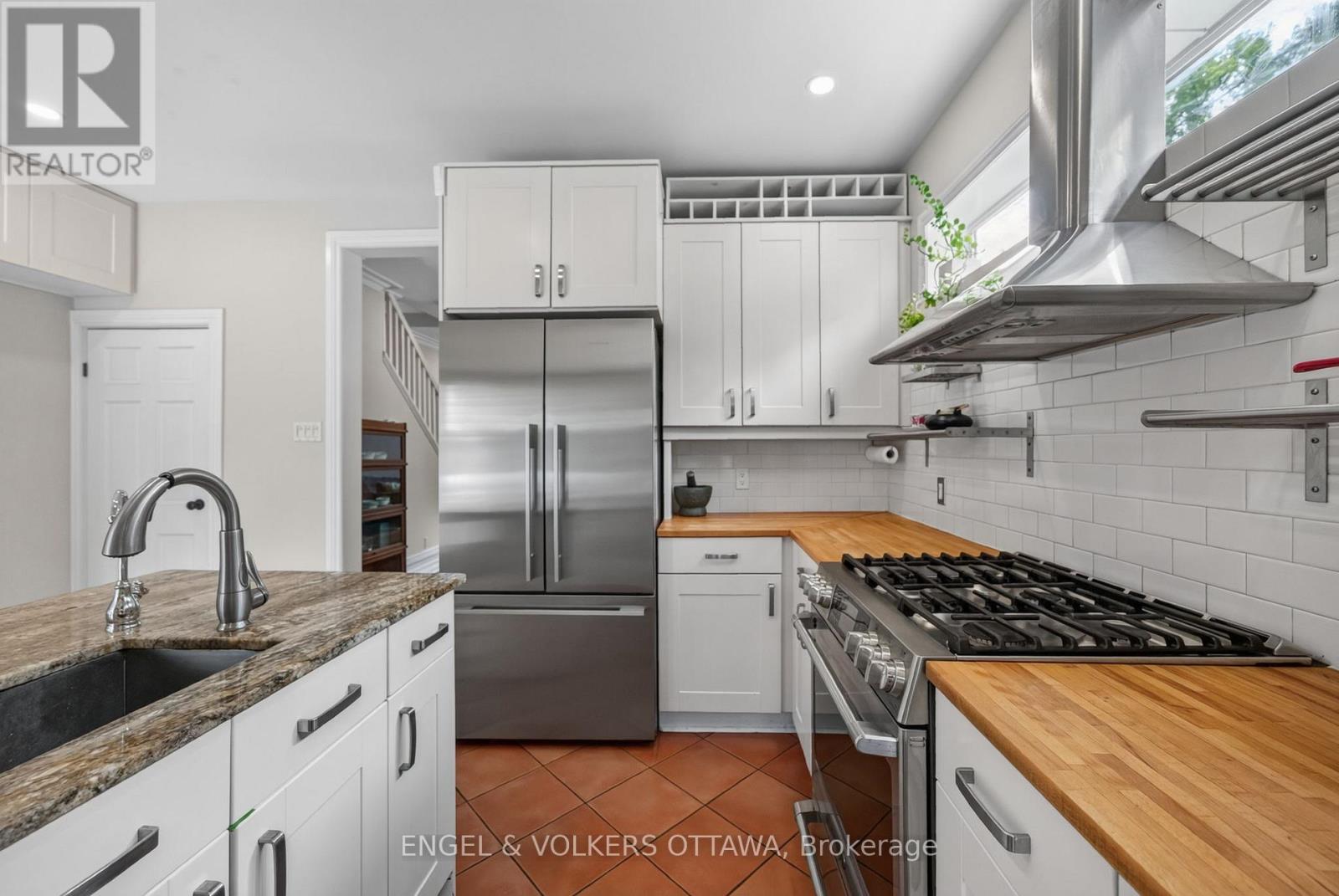 3 Bed, 2 Bath House for Sale in Ottawa – 140 RIVER LANE, Ottawa – MLS# X13457650 - Image 17