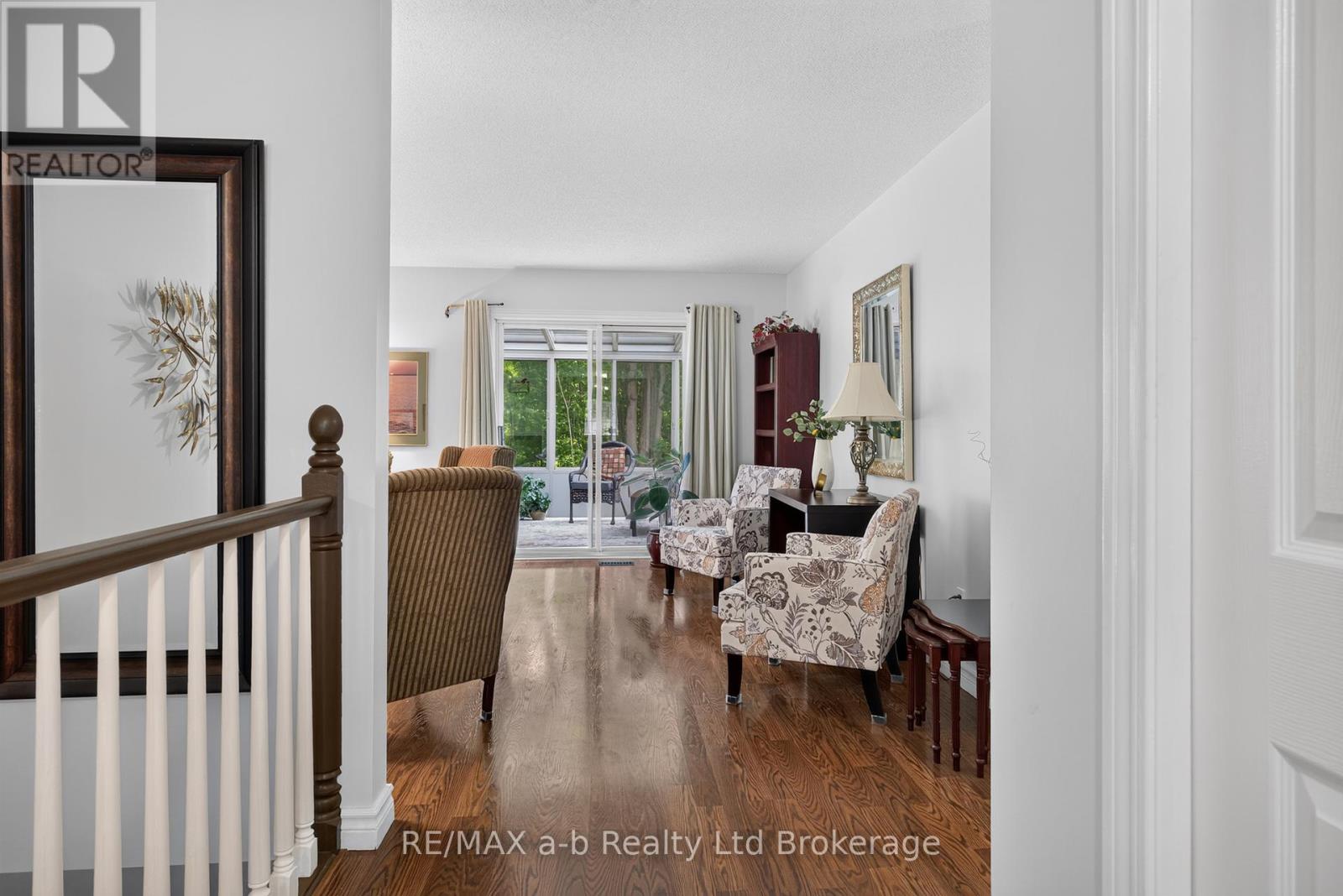 32 WILKINS CRESCENT - 14