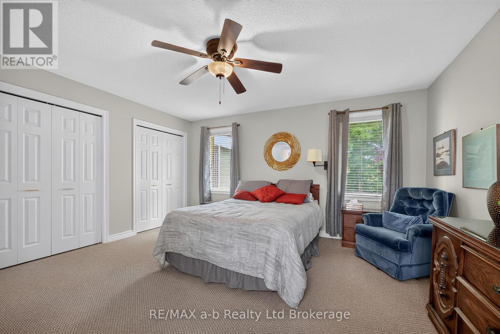 32 WILKINS CRESCENT - 25