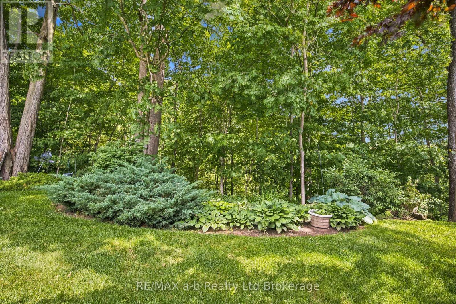 32 WILKINS CRESCENT - 9