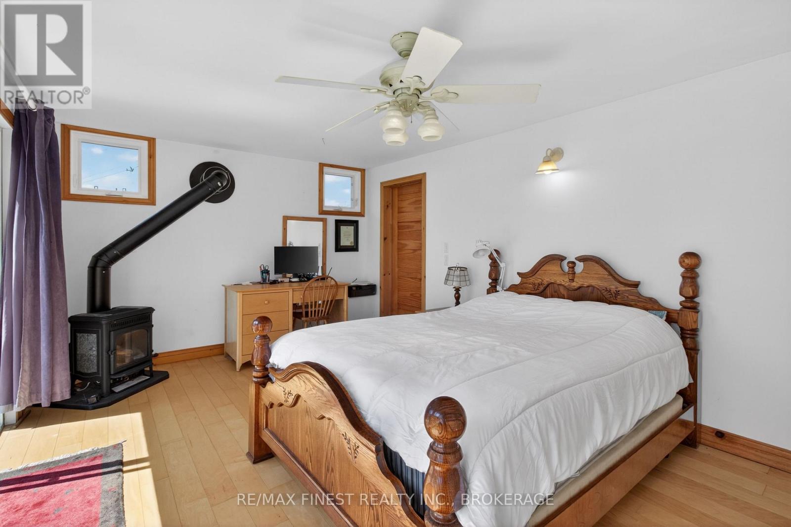 648 THIRD LINE ROAD - 22