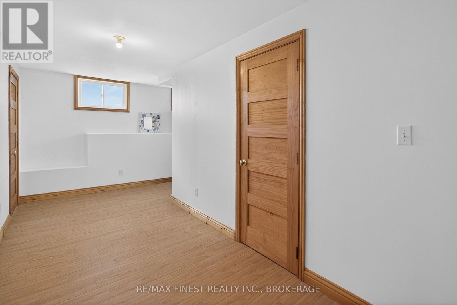 648 THIRD LINE ROAD - 27