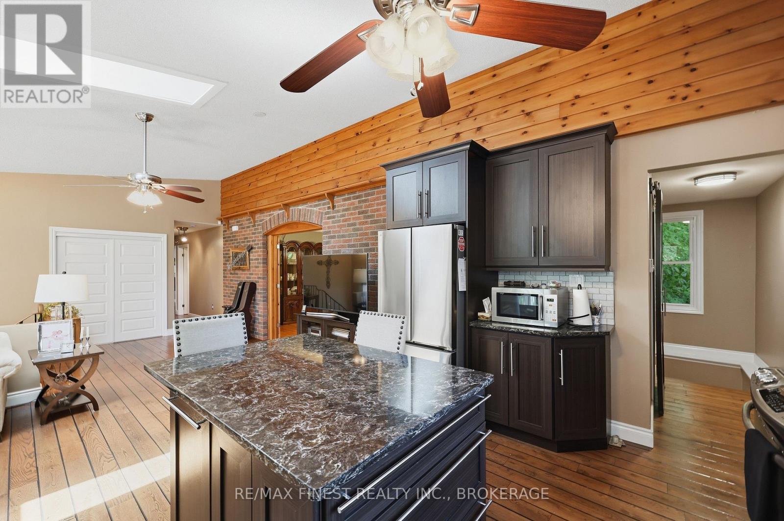 3315 LOUGHBOROUGH DRIVE - 13