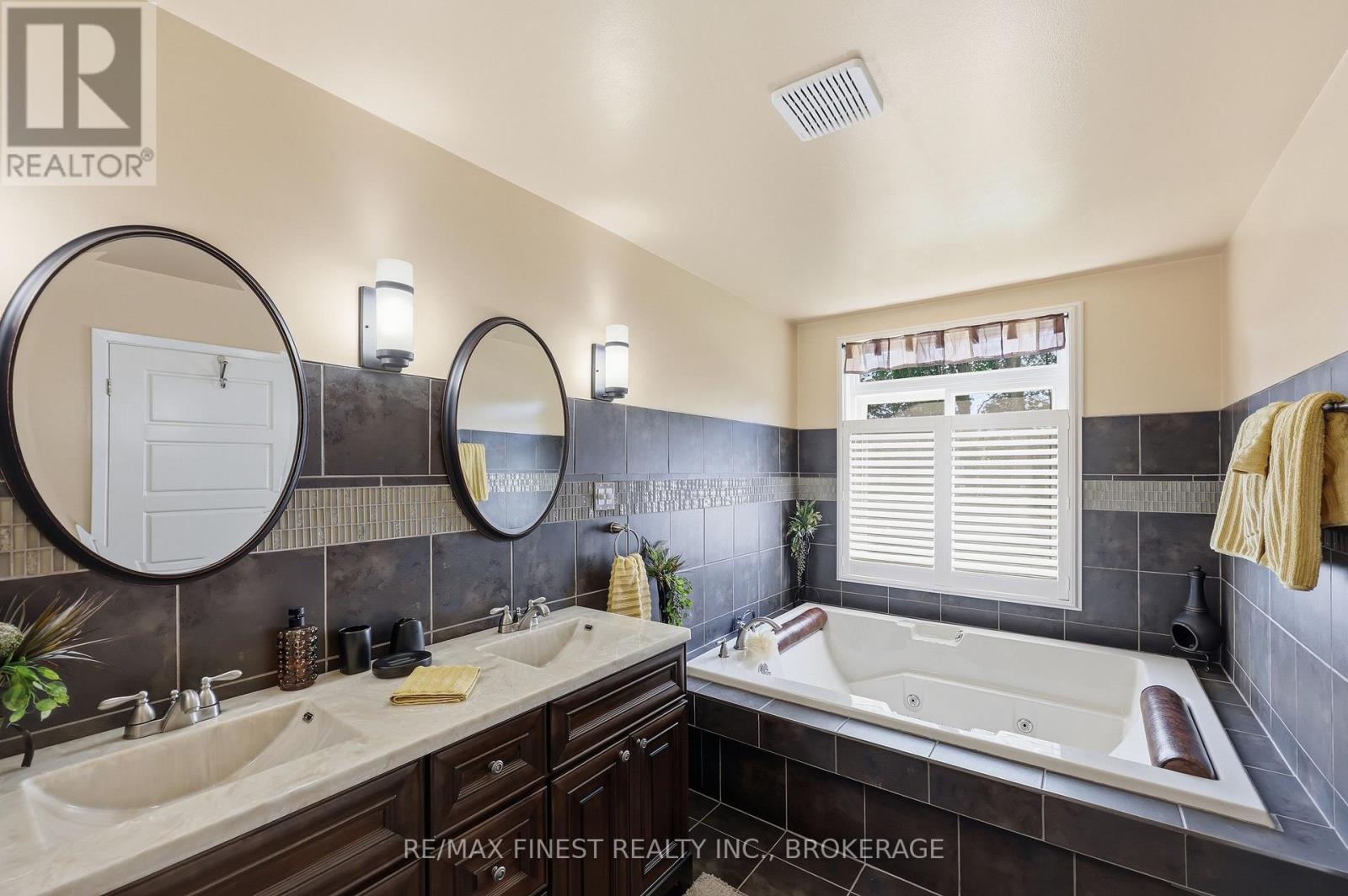 3315 LOUGHBOROUGH DRIVE - 21
