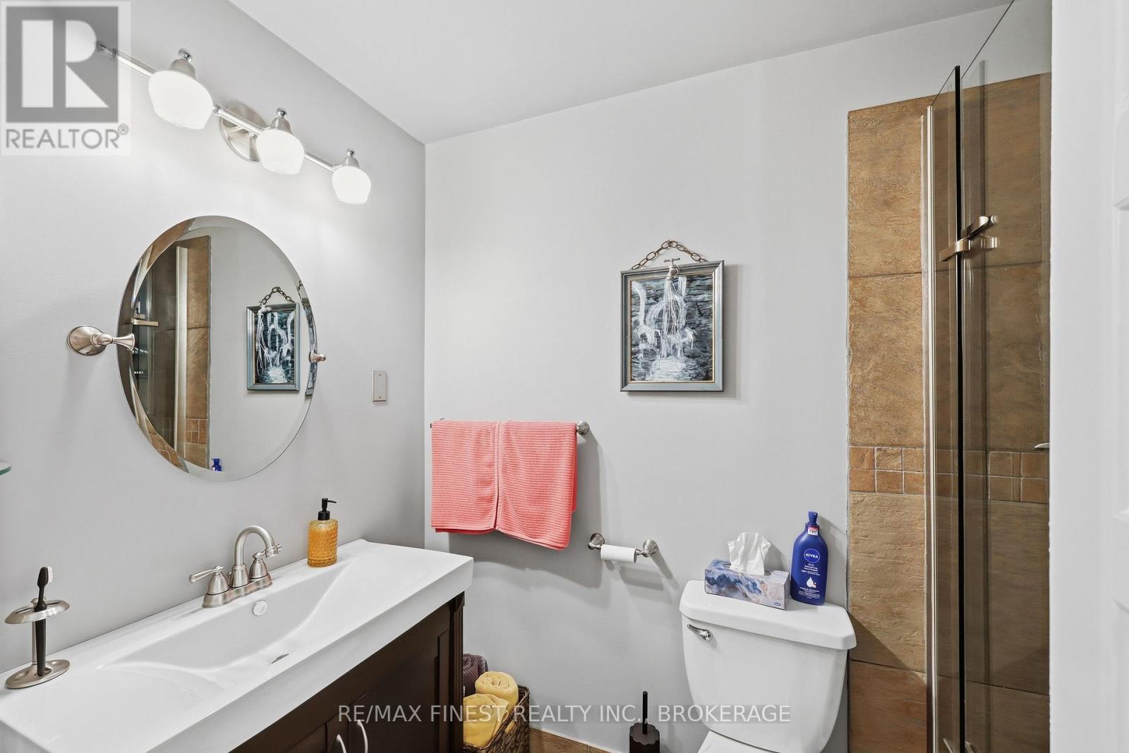 3315 LOUGHBOROUGH DRIVE - 27