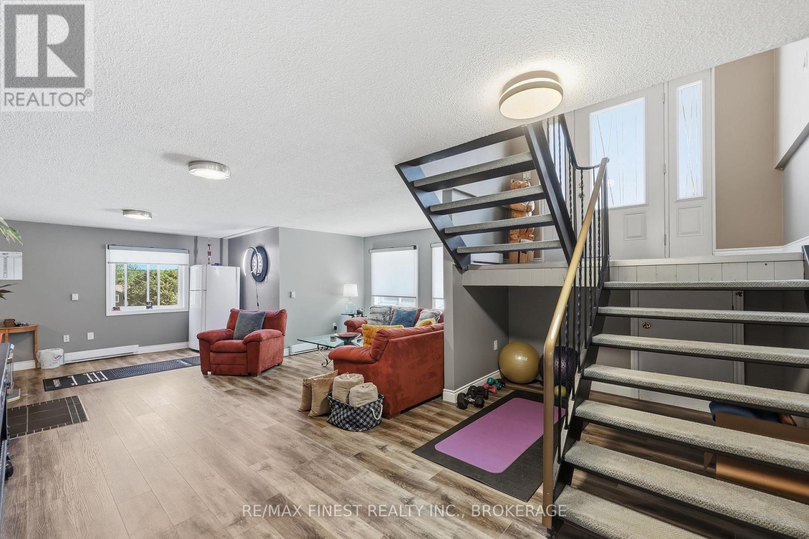 3315 LOUGHBOROUGH DRIVE - 29