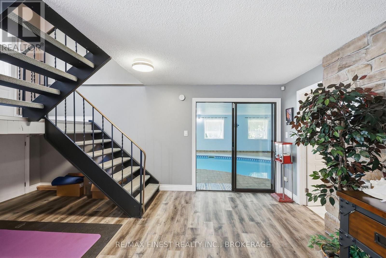 3315 LOUGHBOROUGH DRIVE - 30