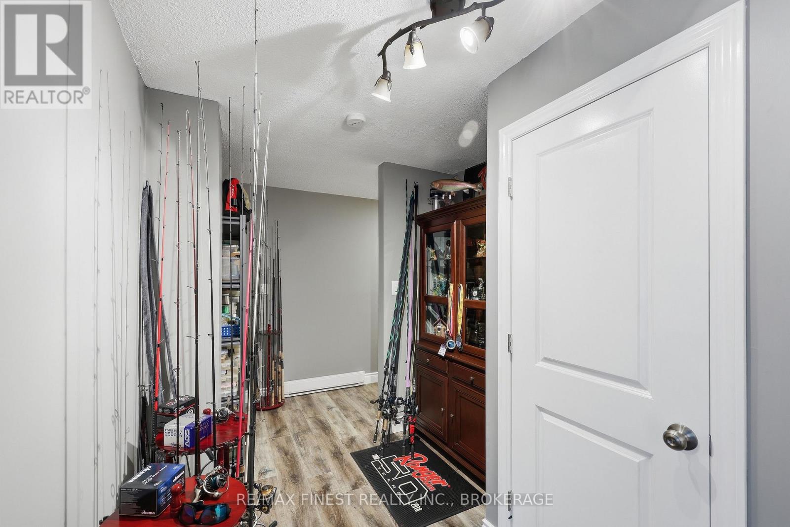3315 LOUGHBOROUGH DRIVE - 38