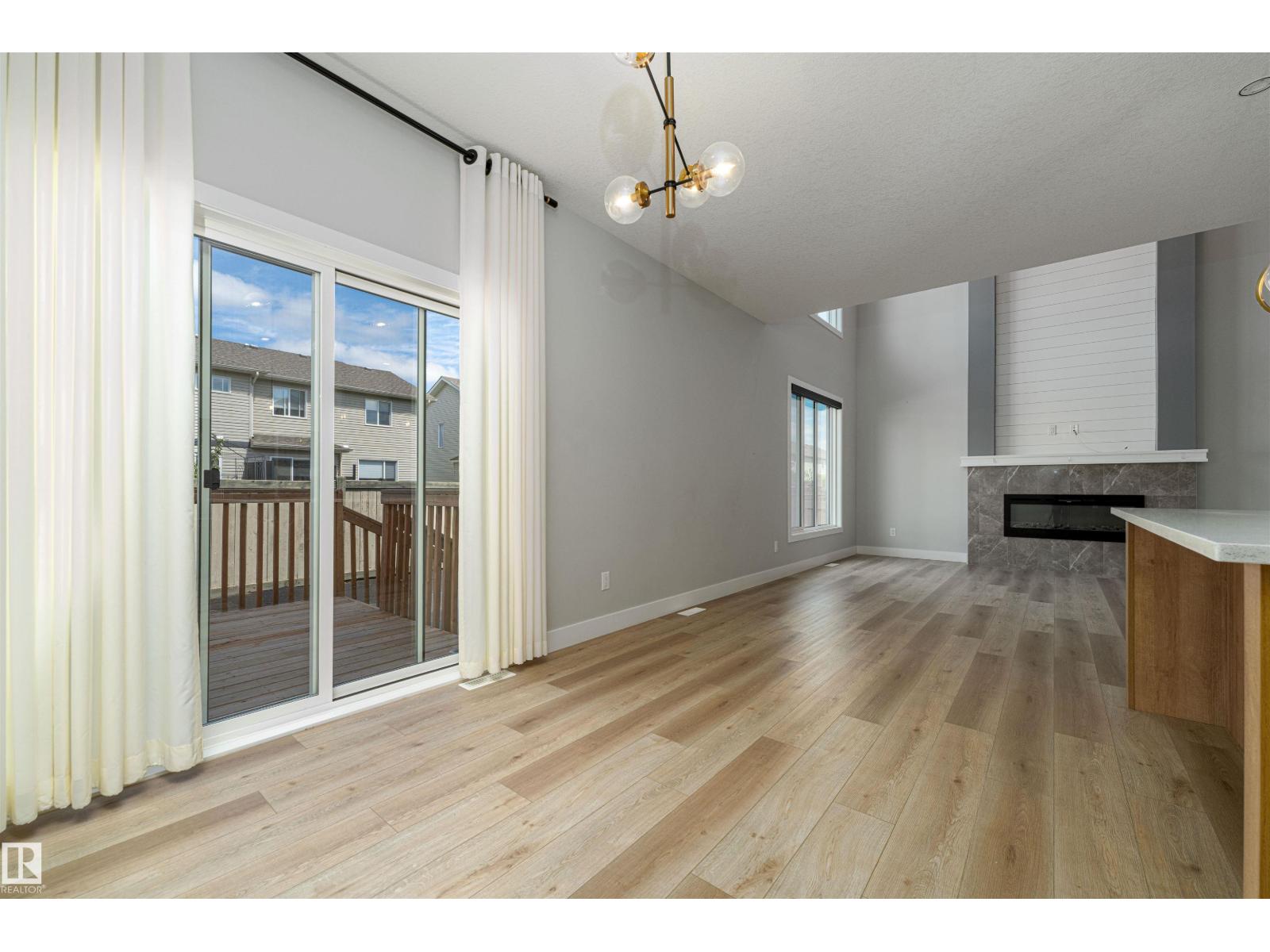 17320 9 AV SW — photo 11