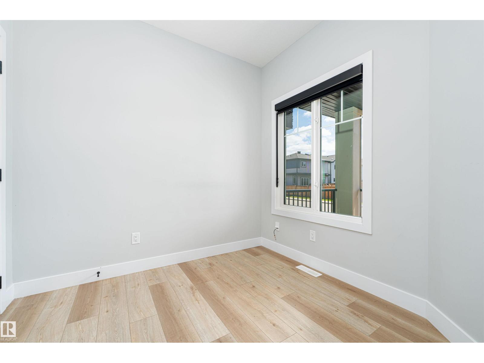 17320 9 AV SW — photo 17