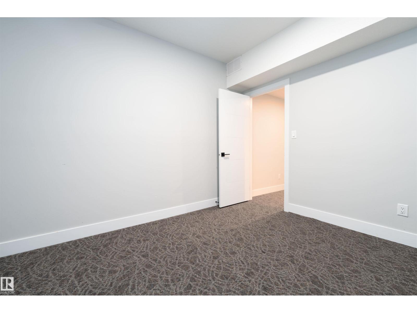 17320 9 AV SW — photo 28