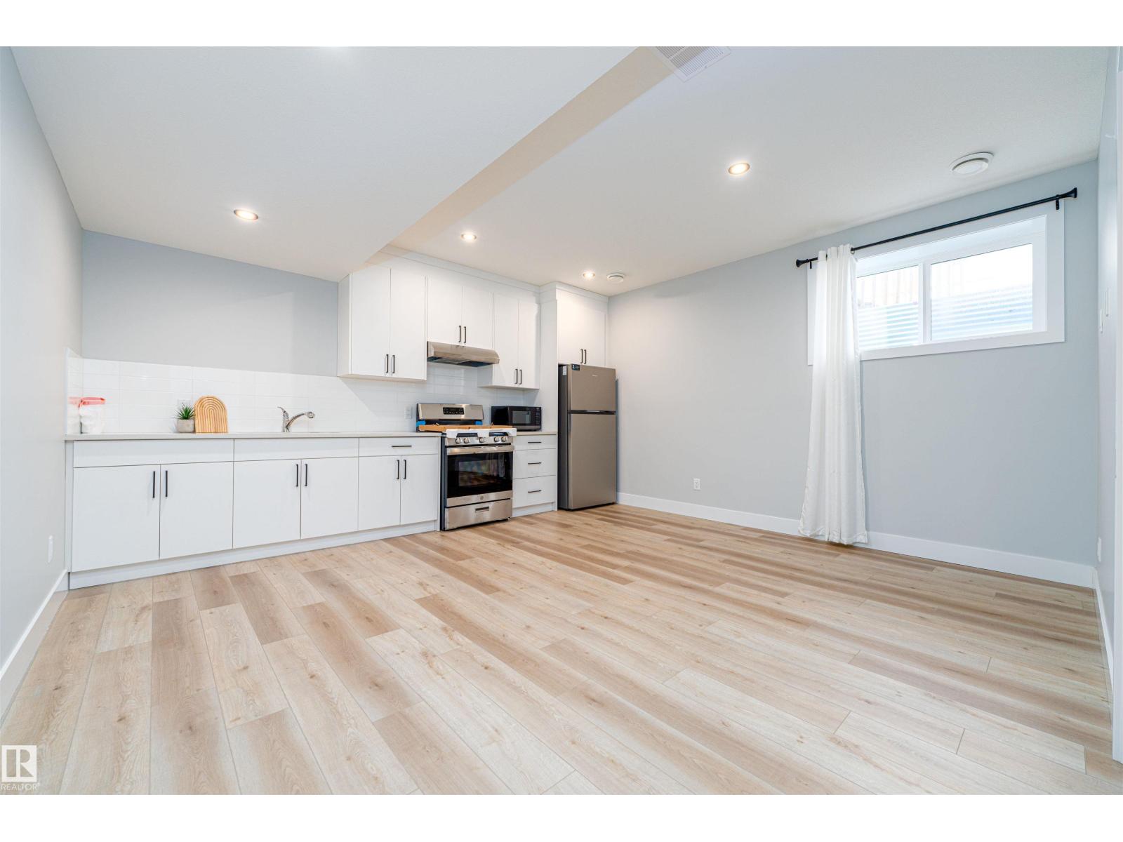 17320 9 AV SW — photo 30
