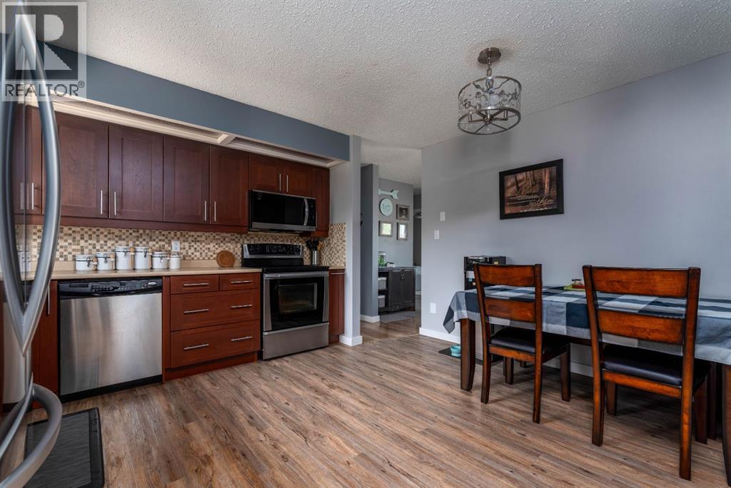 4605 32 Street — photo 9