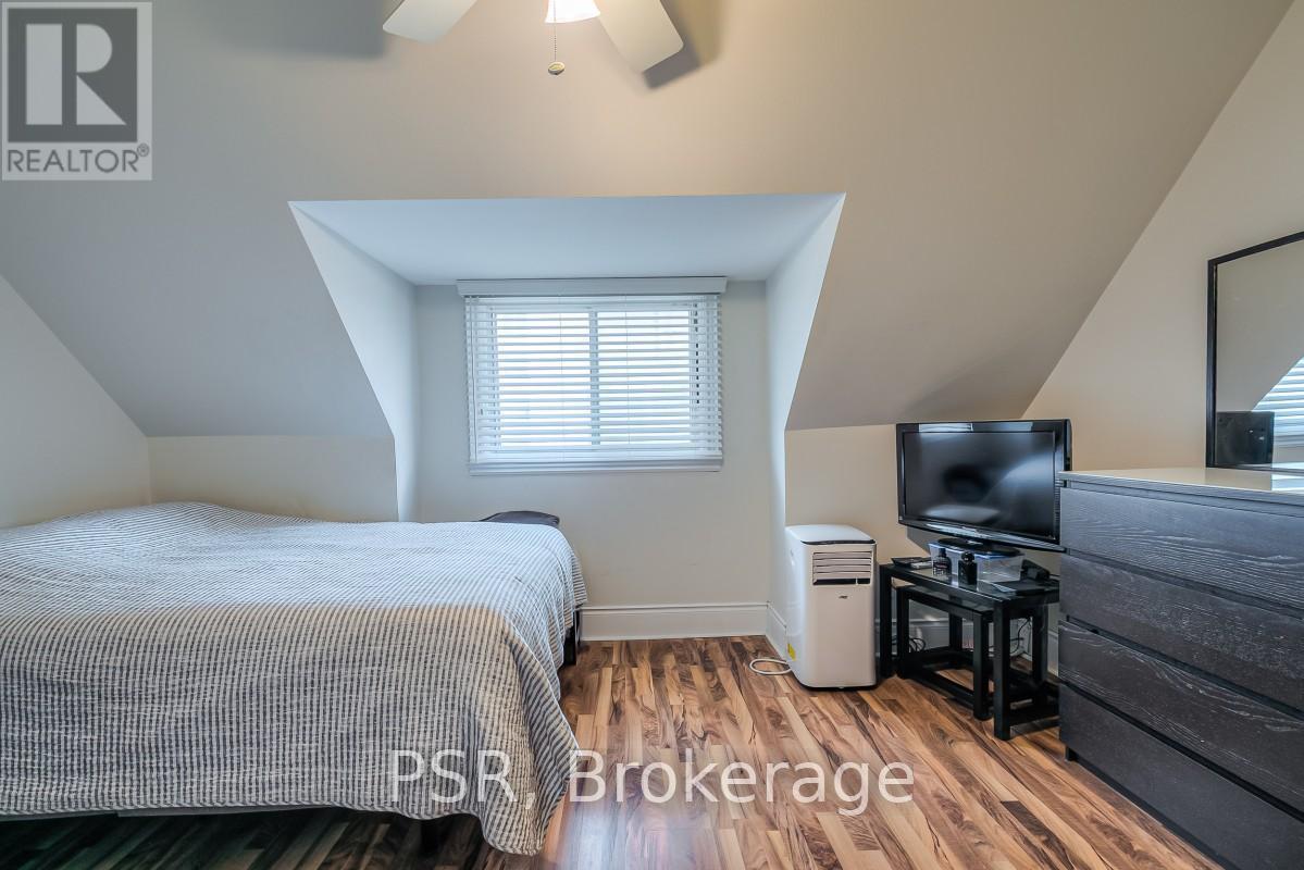 41 SPRINGHURST AVENUE - 25