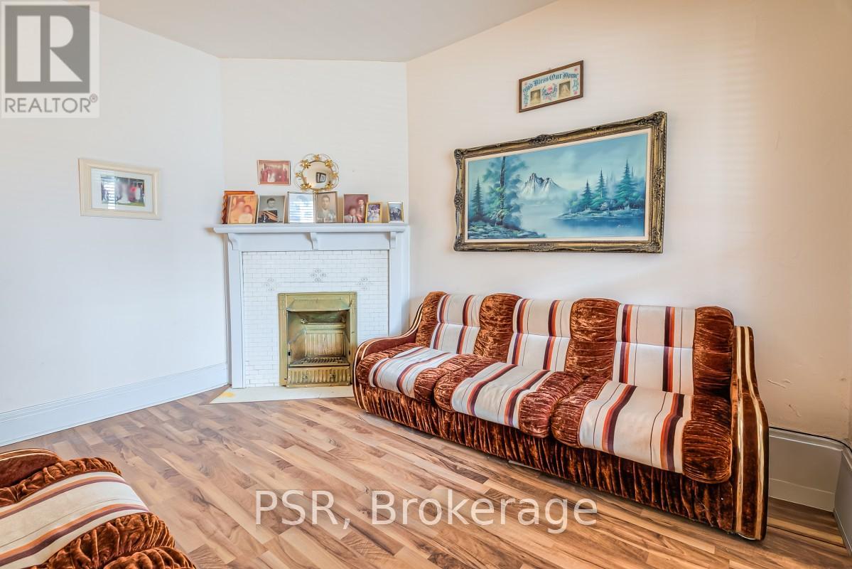 41 SPRINGHURST AVENUE - 29