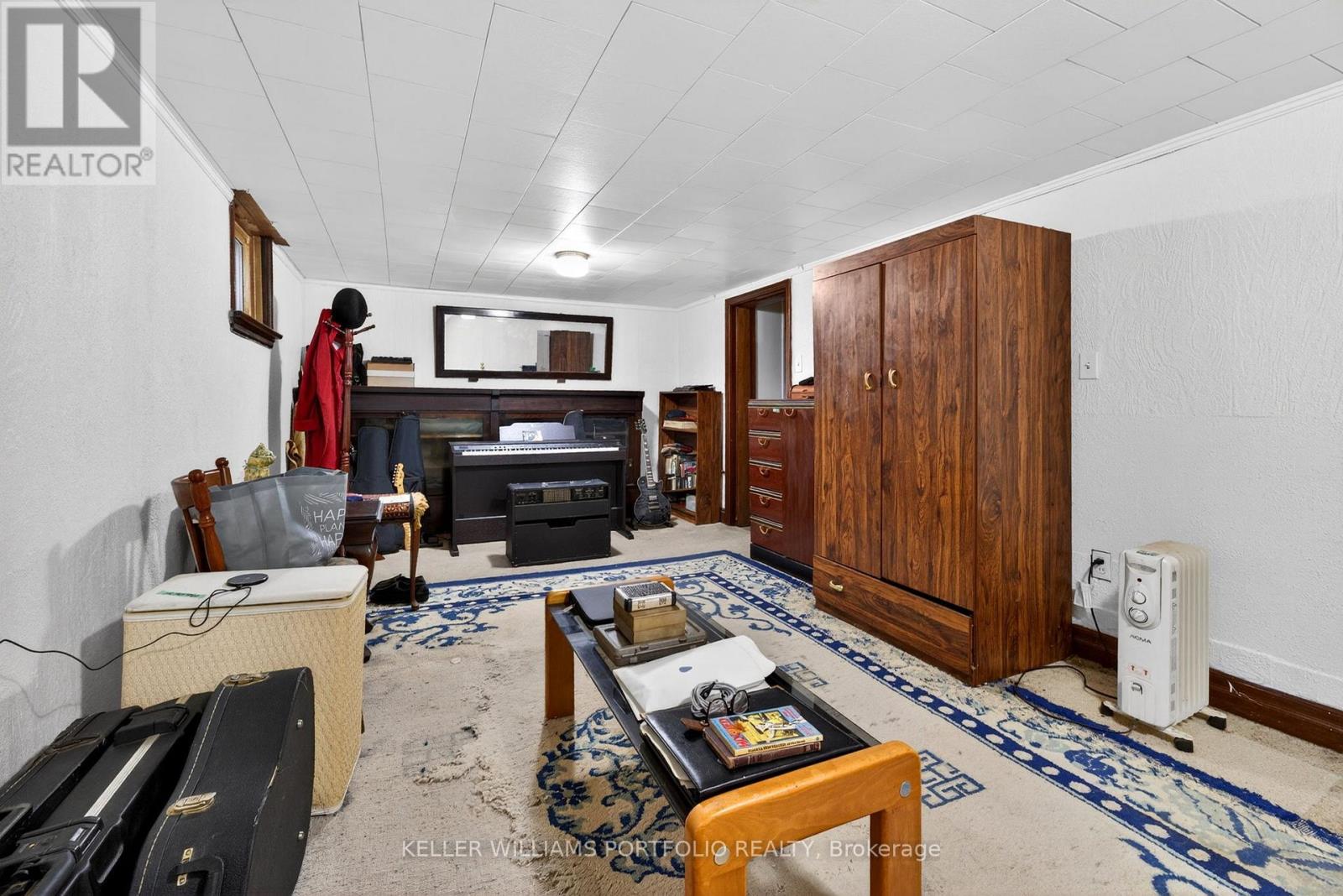 23 ASHBOURNE DRIVE - 23