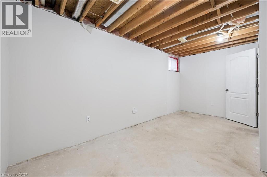 #44 124 GOSLING Gardens - 13