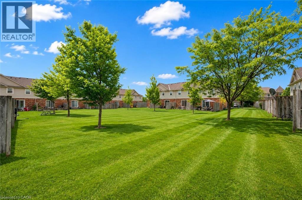 #44 124 GOSLING Gardens - 17