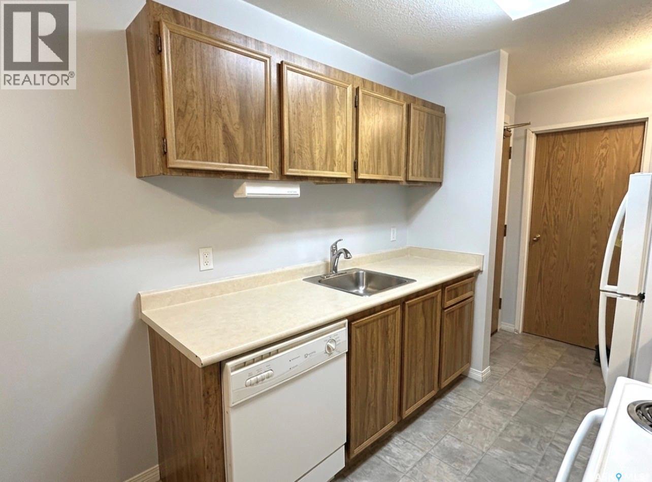 #417 1580 Olive Diefenbaker DRIVE - 11