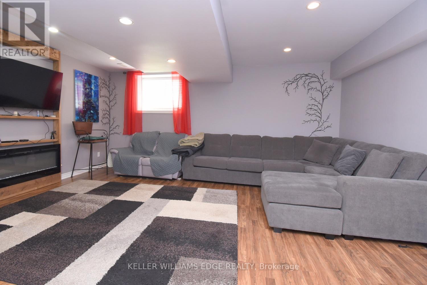 334 ST LAWRENCE DRIVE - 17