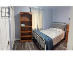 10 Rose Avenue thumbnail 13