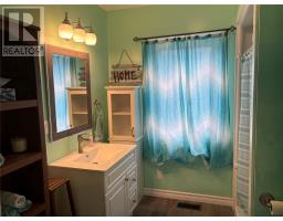 10 Rose Avenue thumbnail 17