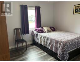 10 Rose Avenue thumbnail 19