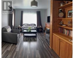10 Rose Avenue thumbnail 9