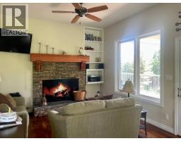 3pc Ensuite bath - 1475 Courtenay Brown Road, Bridesville, BC V0H1B0 Photo 6