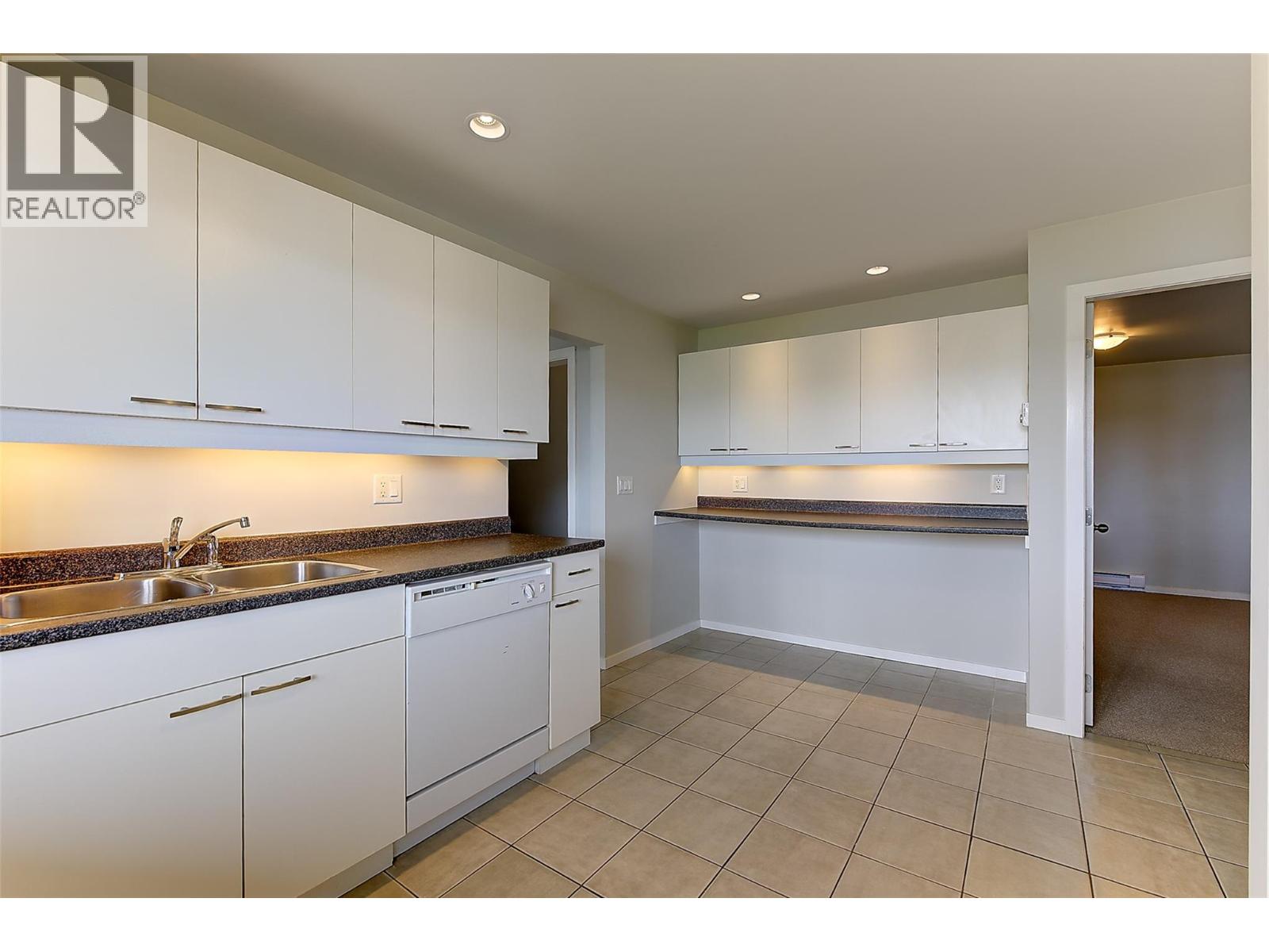 2674 Lakeview Road - 42