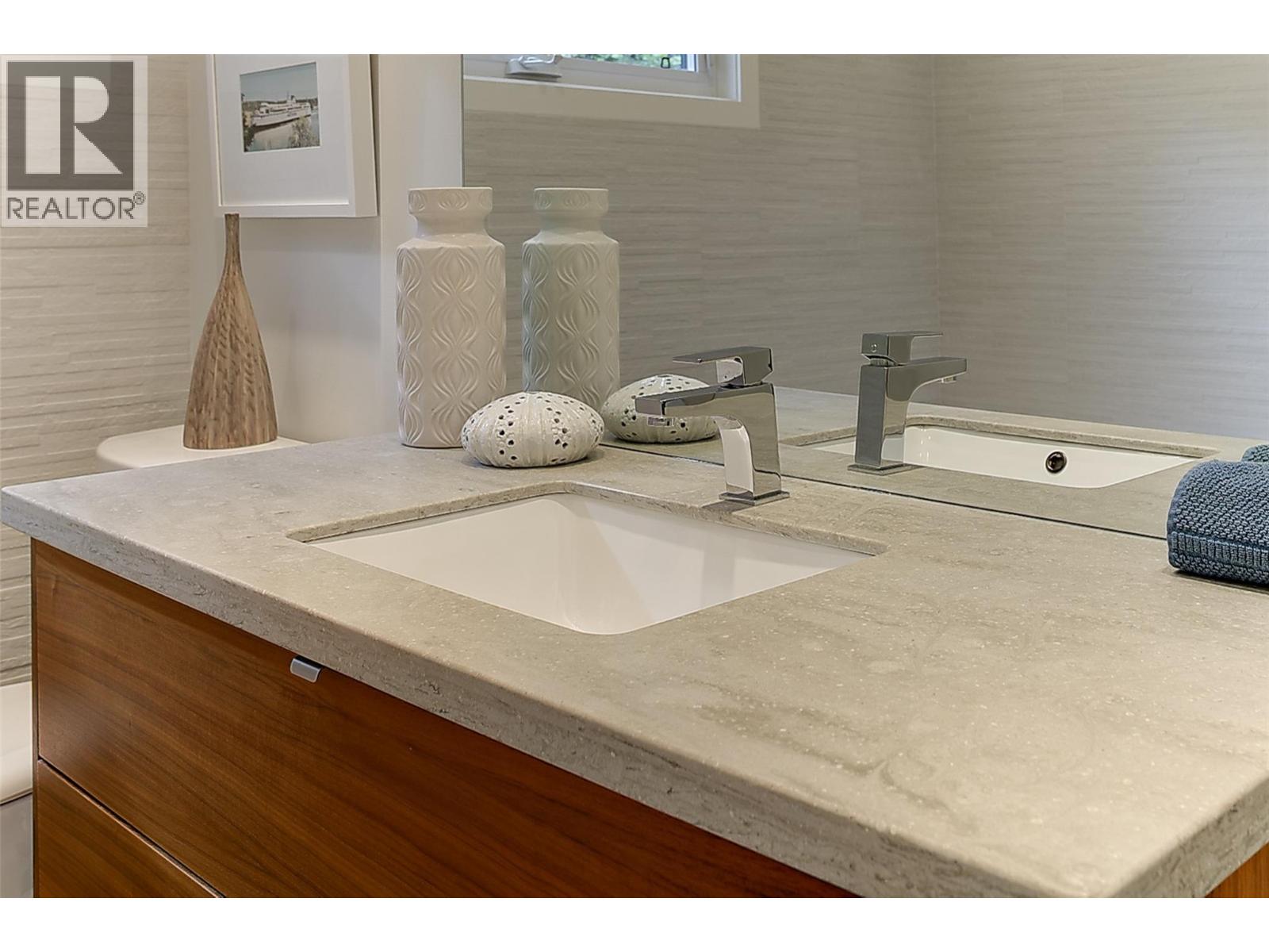 2674 Lakeview Road - 27