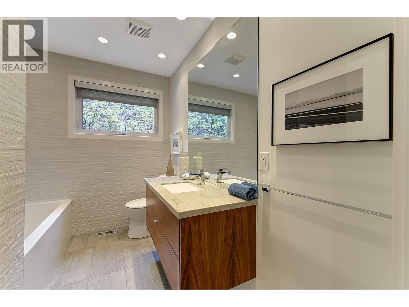 2674 Lakeview Road - 25