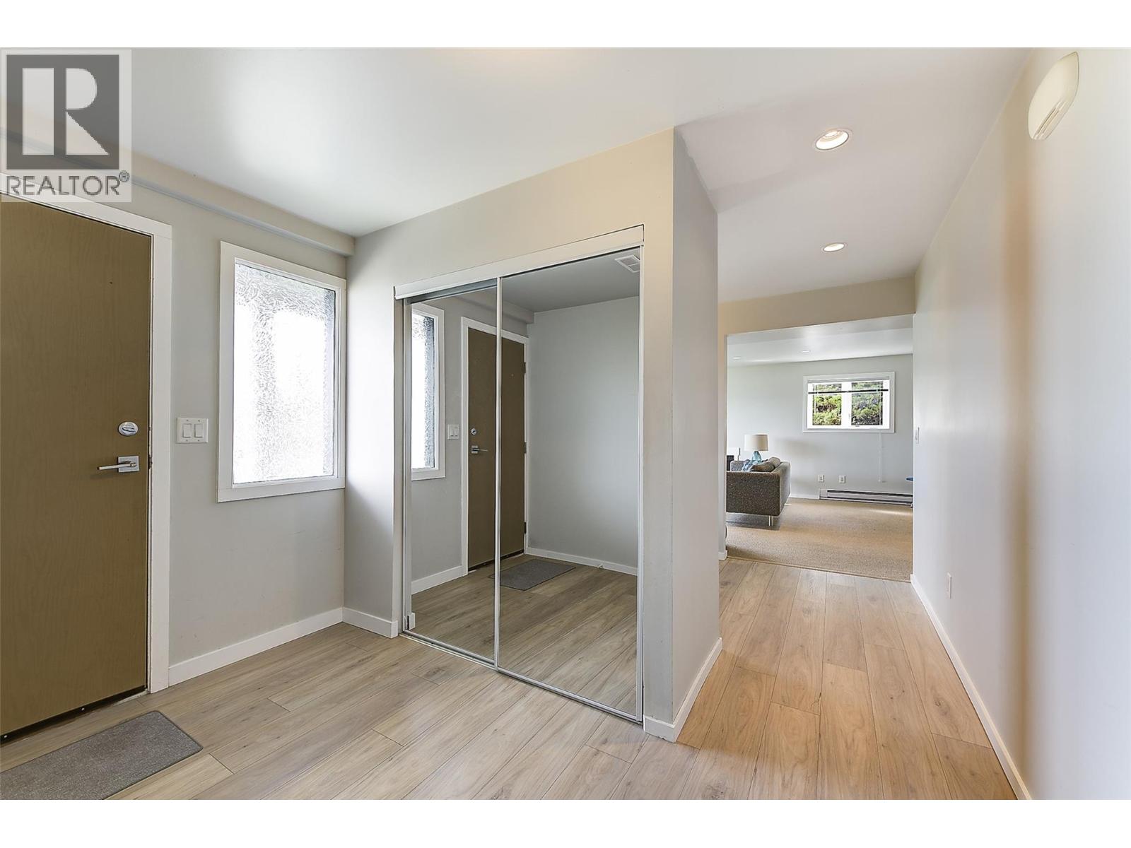2674 Lakeview Road - 33