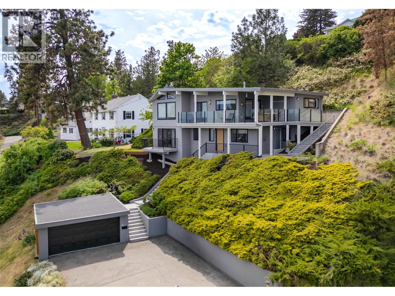 2674 Lakeview Road - 1
