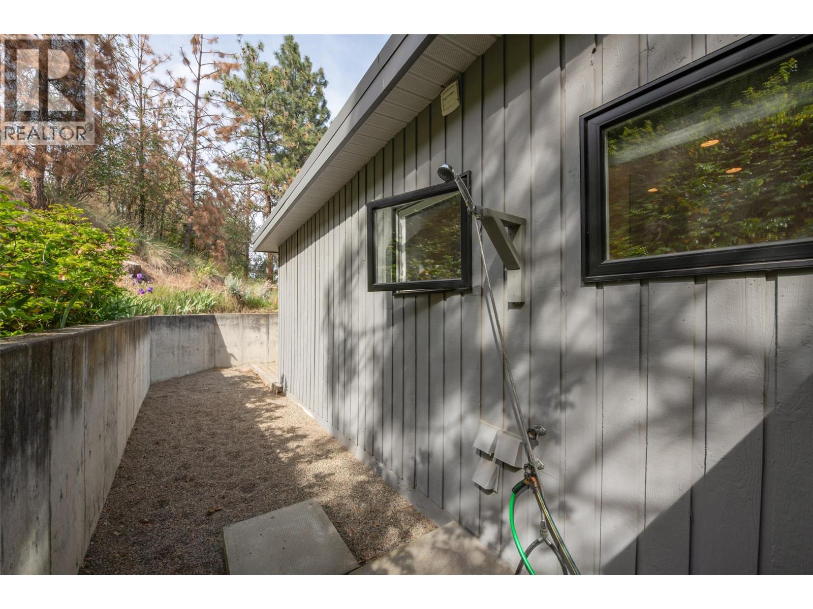 2674 Lakeview Road - 59