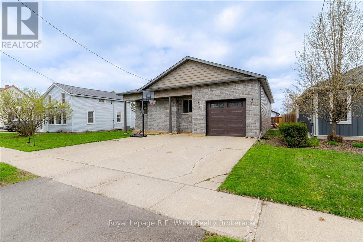 44 STOVER STREET N - 1