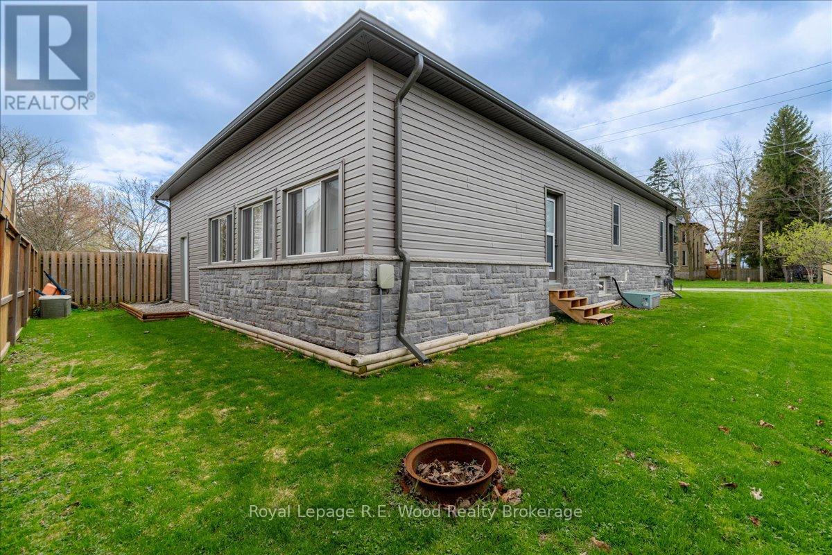 44 STOVER STREET N - 18