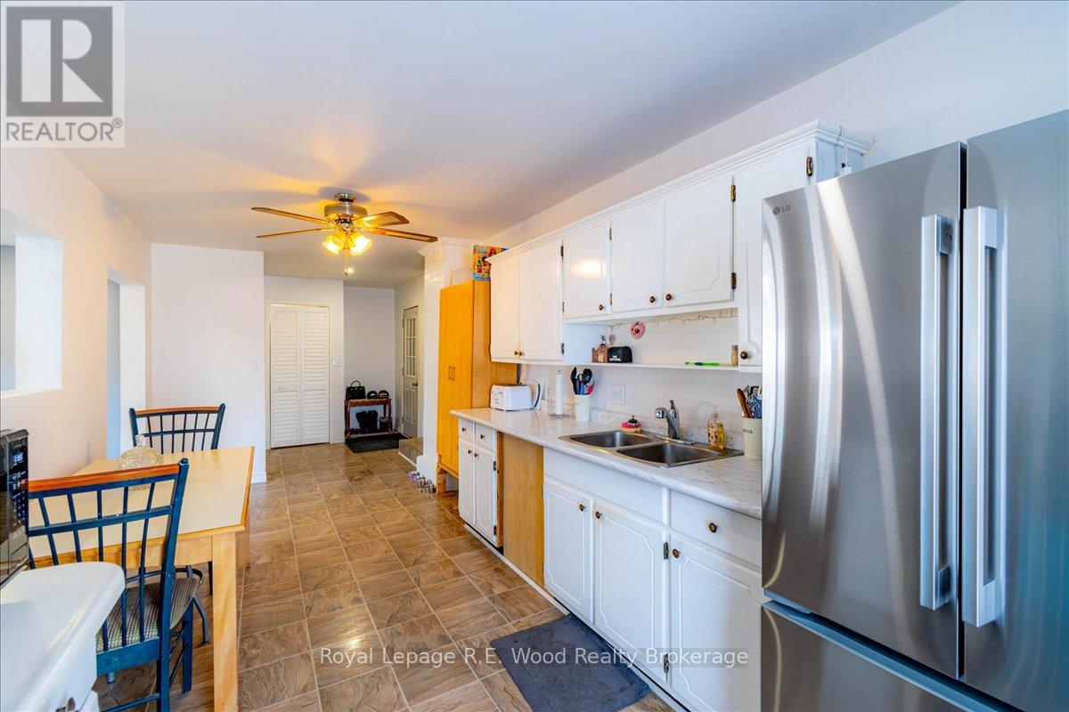 44 STOVER STREET N - 6