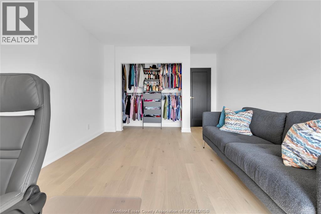 #604 5125 RIVERSIDE DRIVE East - 27