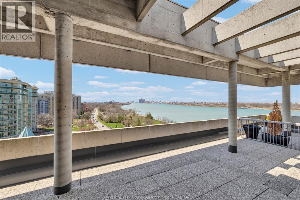#604 5125 RIVERSIDE DRIVE East - 35
