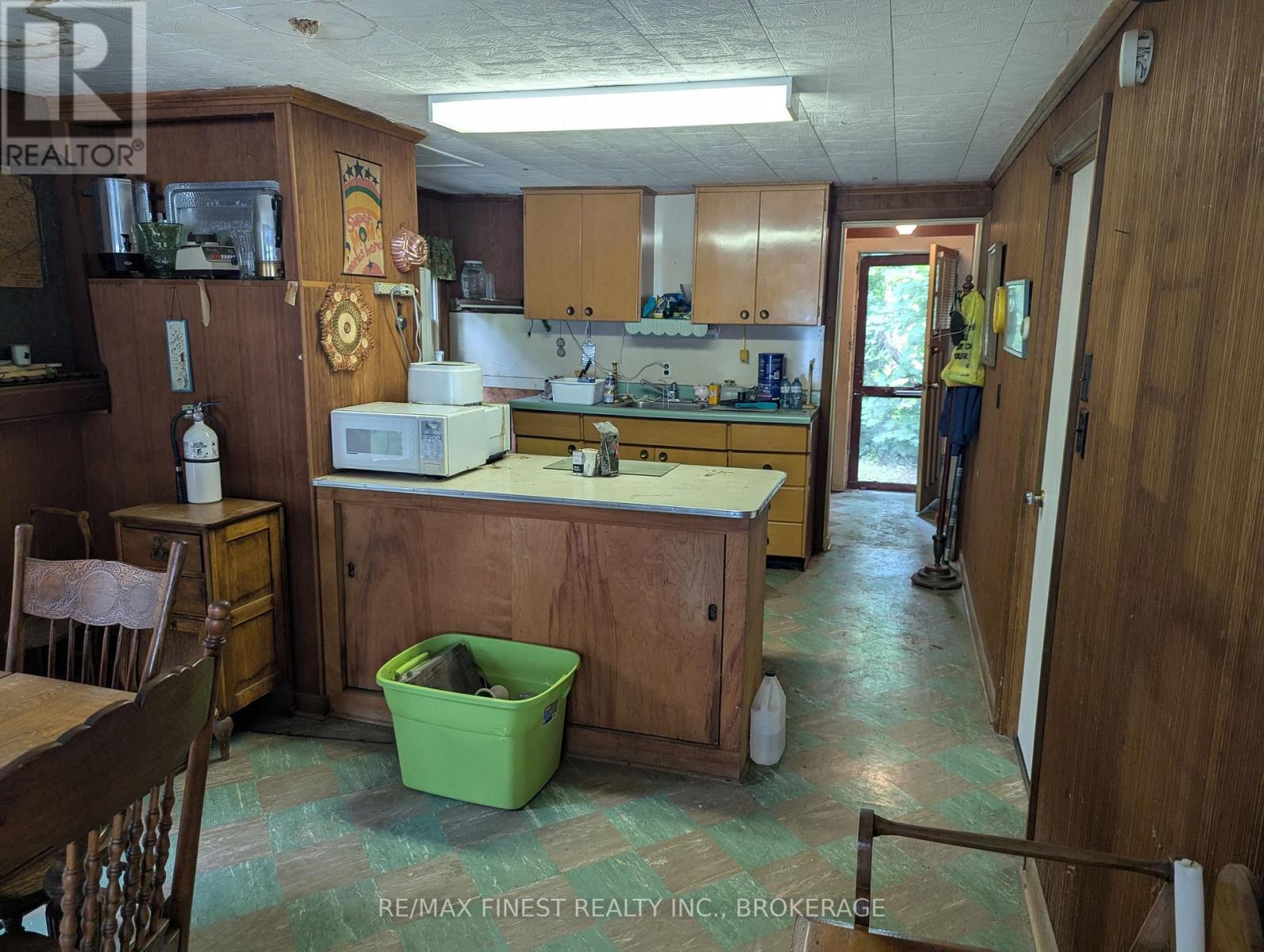 141 RIVER ROAD - 40